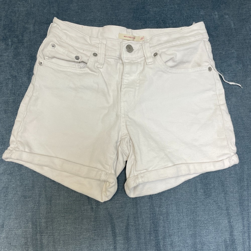 Levi's Mid Length Cut Off Shorts Womens 27 White Denim Cuffed Hem Light Wash